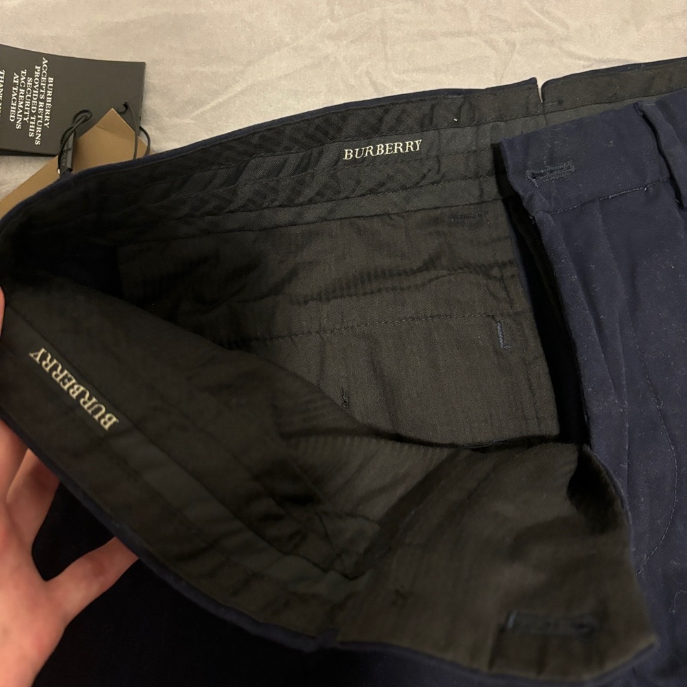 Burberry Short - Picture 2 of 5